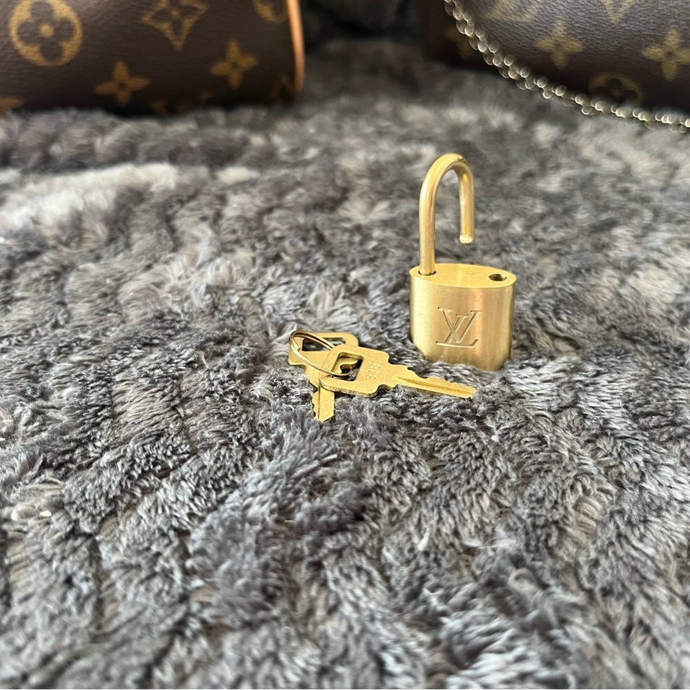 Authentic Luis Vuitton Lock And Keys - image 2